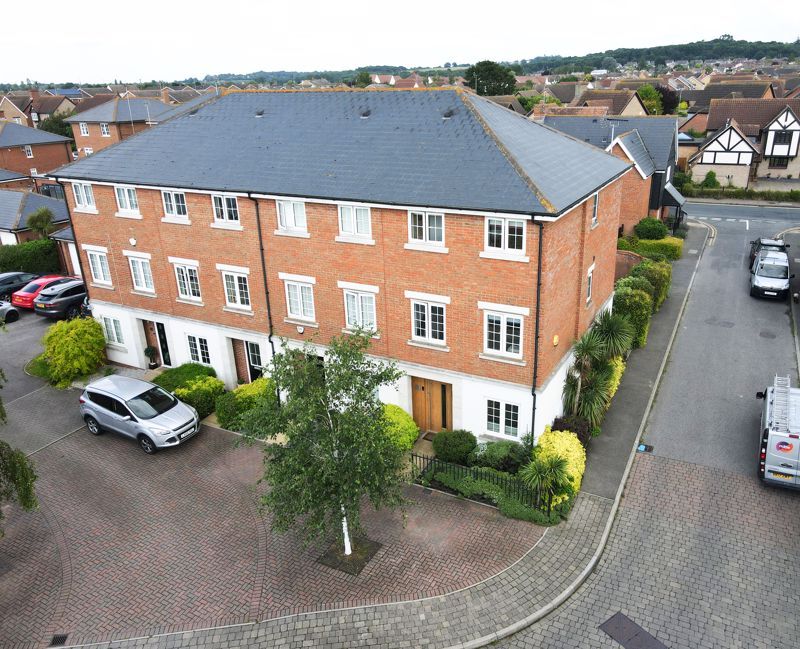 Salisbury Close, Rayleigh SS6  