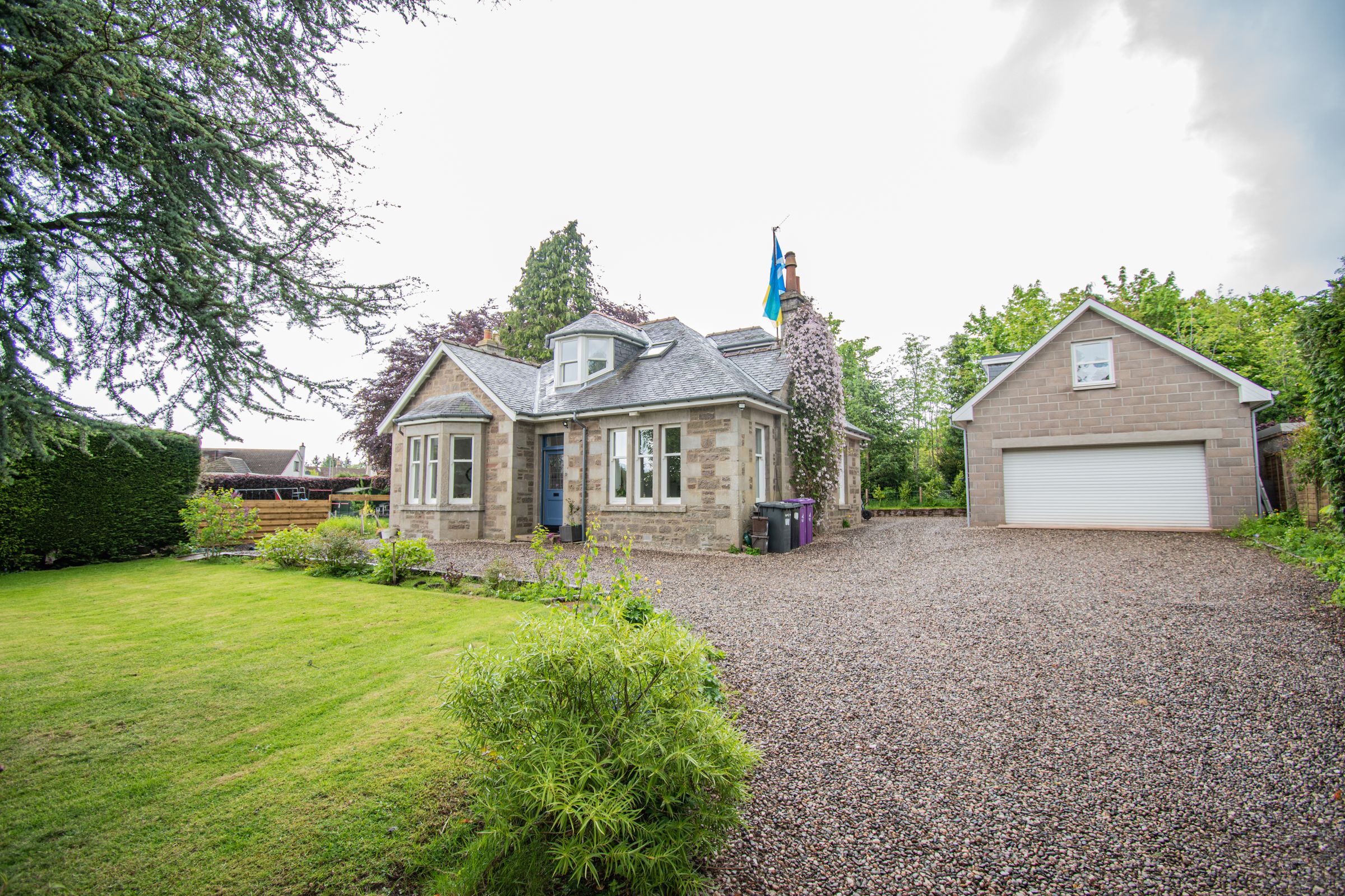 7 bed detached house for sale in Cairn Road, Kirriemuir DD8 Zoopla