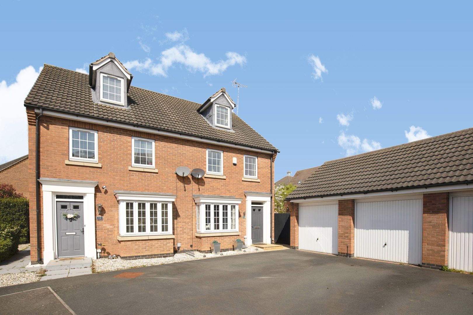 3 bed semidetached house for sale in Tythbarn Leys, Rugby CV23 Zoopla