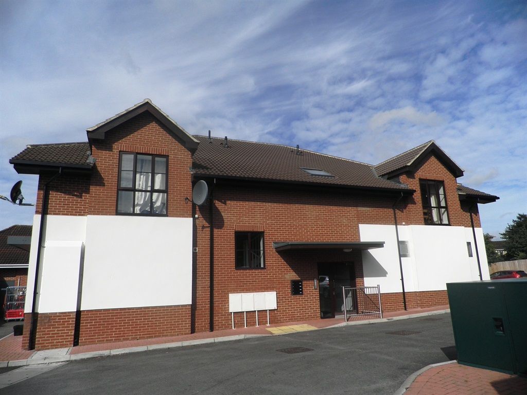 2 bed flat for sale in Lodge Road, Pewsham, Chippenham SN15 Zoopla