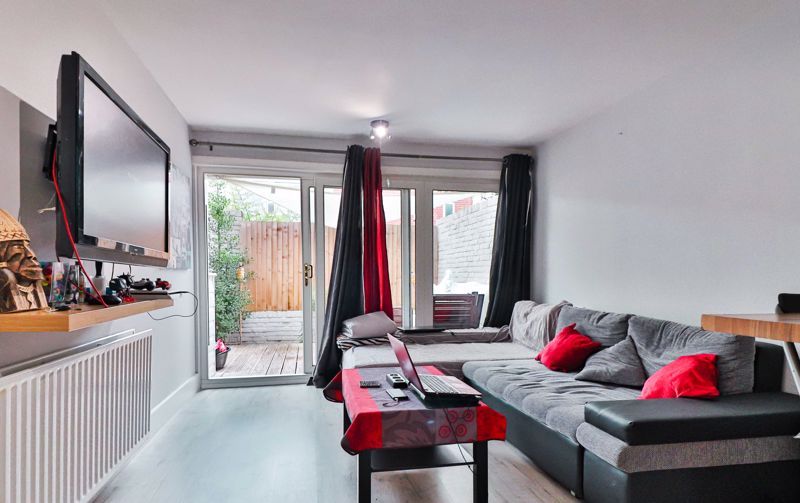 At Auction Polesden Gardens London SW20