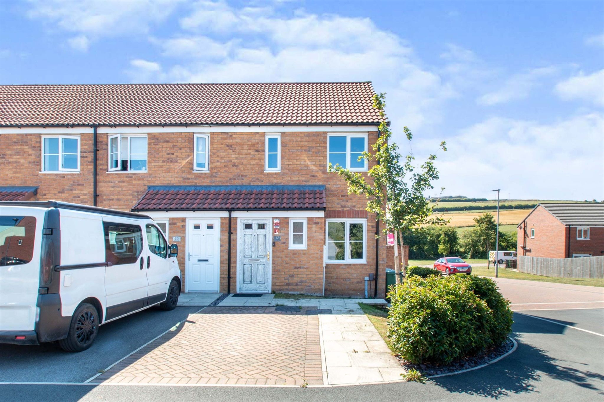 2 bed end terrace house for sale in Settle Vale, Morley, Leeds LS27