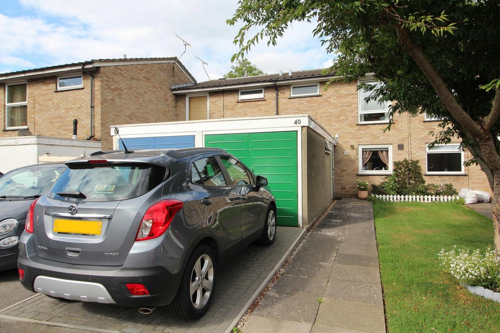 Roslings Close, Chelmsford, Essex CM1  