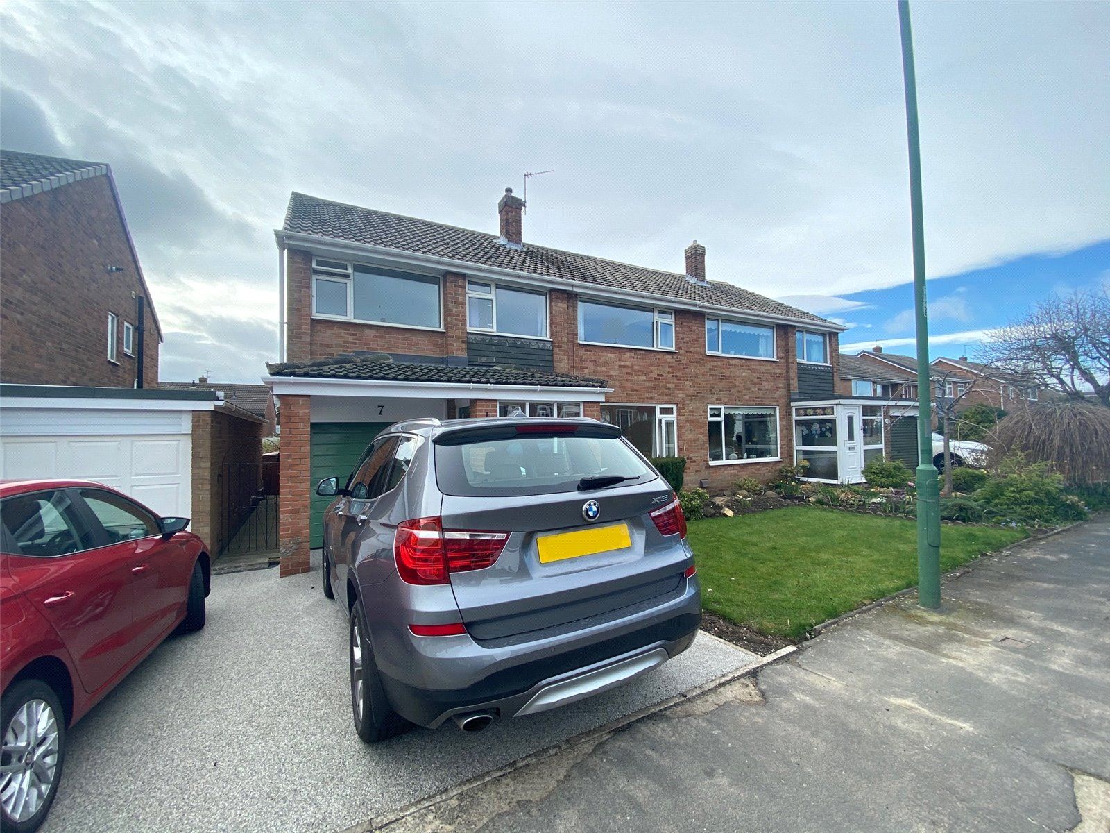 4 bed semidetached house for sale in Herefordshire Drive, Belmont