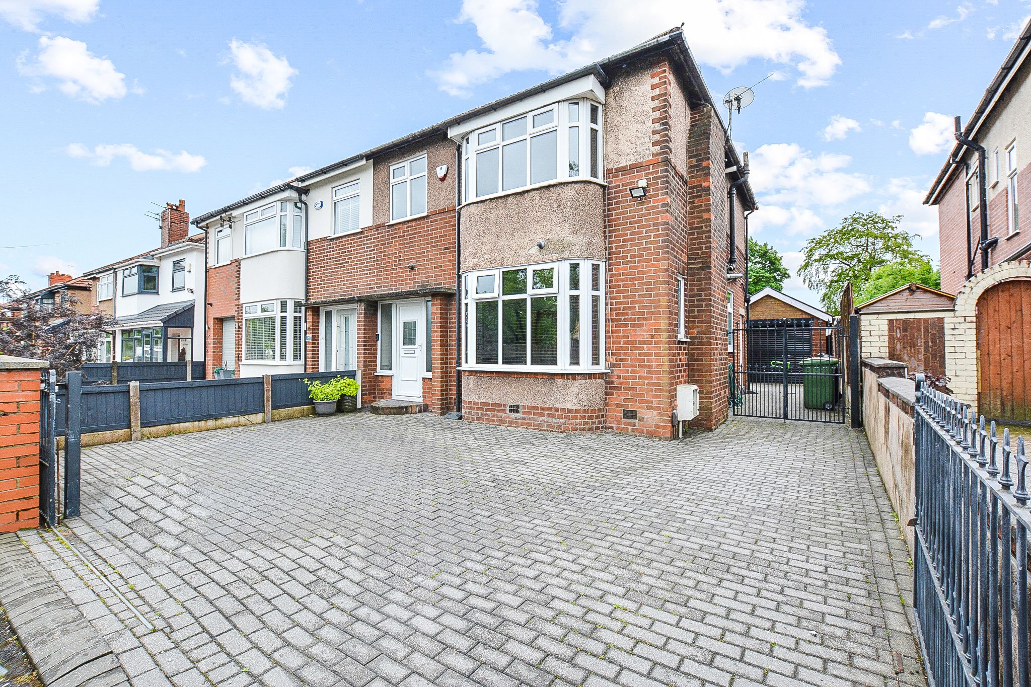 3 bed semidetached house for sale in Moss Bank Way, Astley Bridge