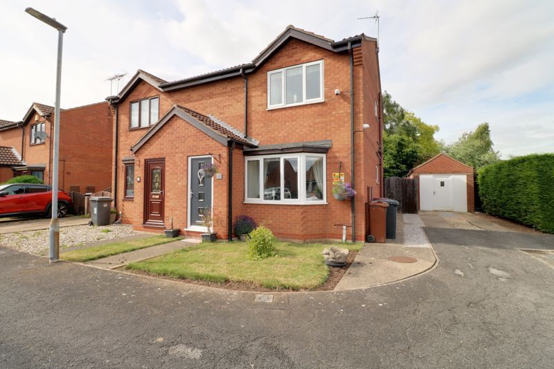 2 bed semidetached house for sale in Farm Close, Gunness, Scunthorpe
