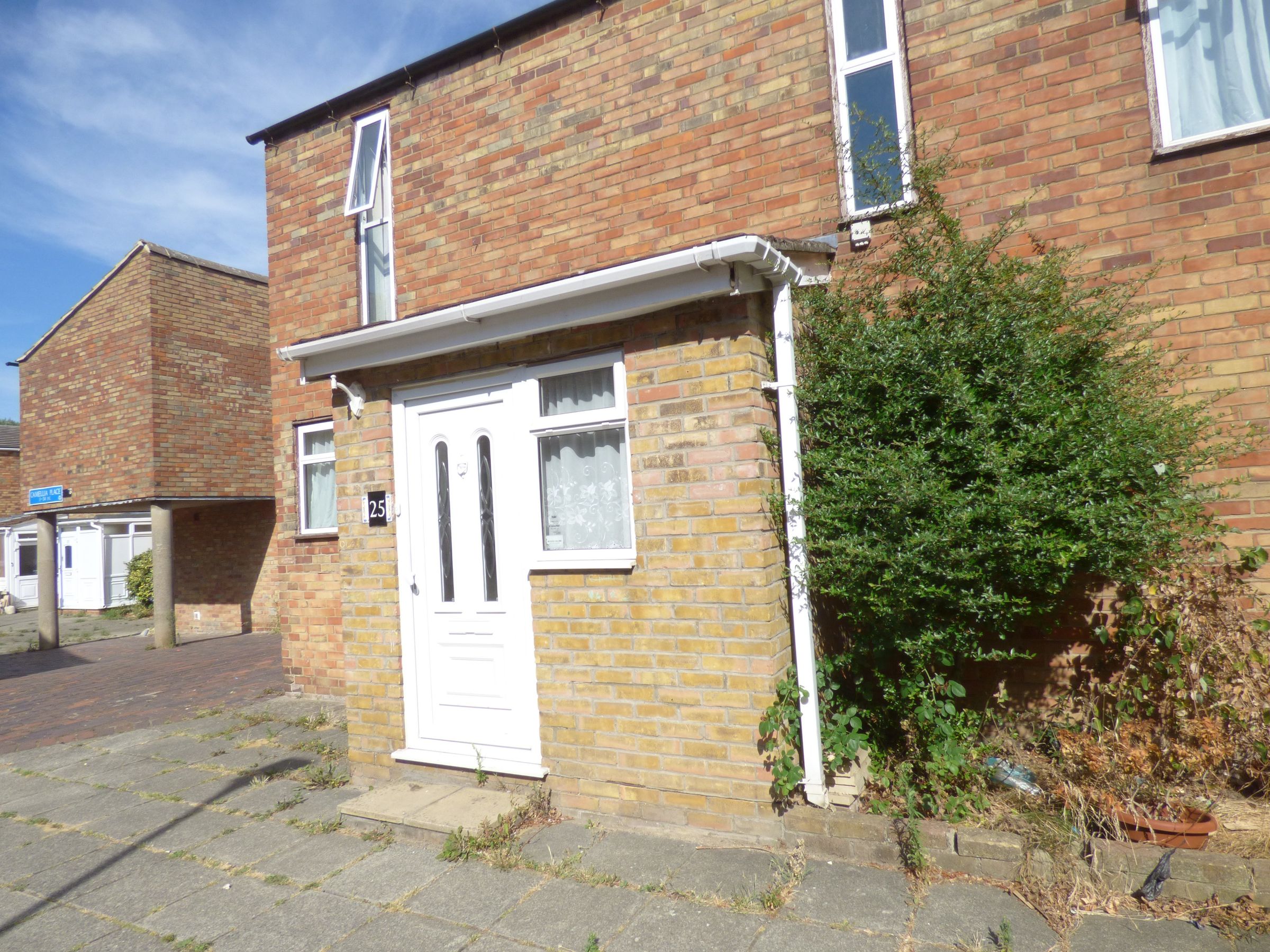 3 bed end terrace house to rent in Camelia Place, Laindon SS15 Zoopla