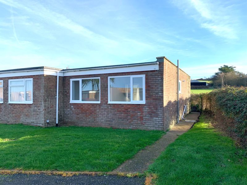 2 bed semidetached bungalow for sale in Monks Lane, Freshwater PO40