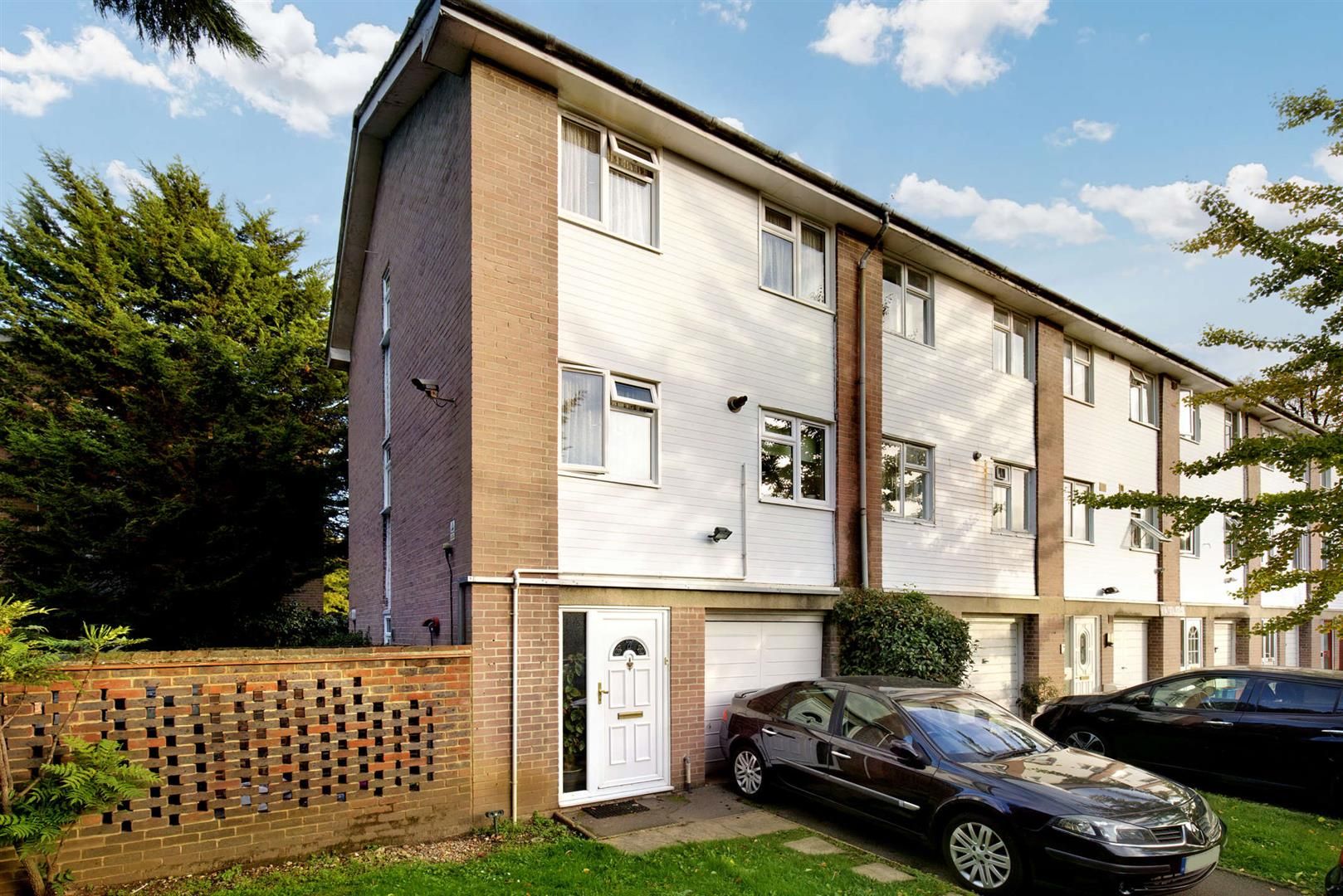 3 bed end terrace house for sale in Fairways, Thornbury Road TW7 Zoopla