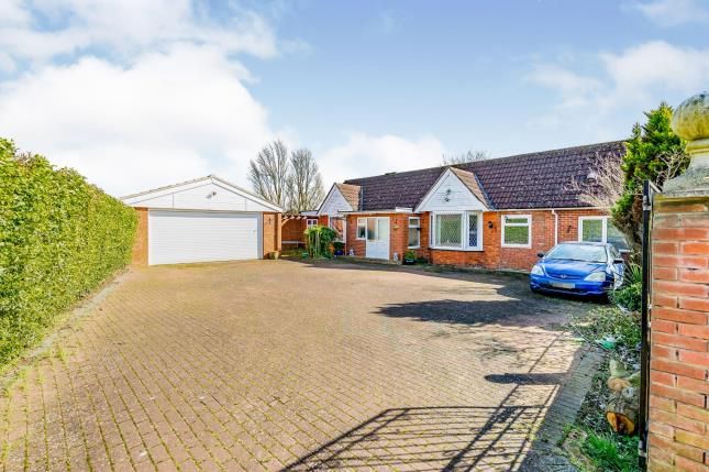 Fulford Drive, Northampton, Northamptonshire NN2  
