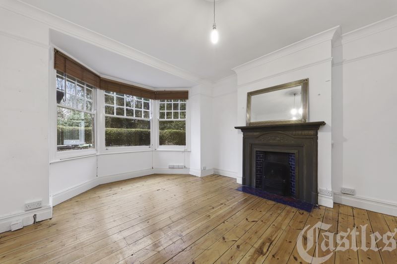 Oak Avenue, London N8  