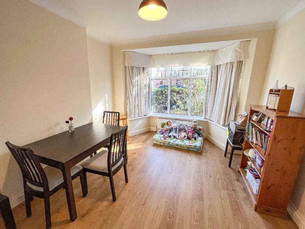 3 bed property for sale in Cleveland Gardens, Cricklewood, London NW2