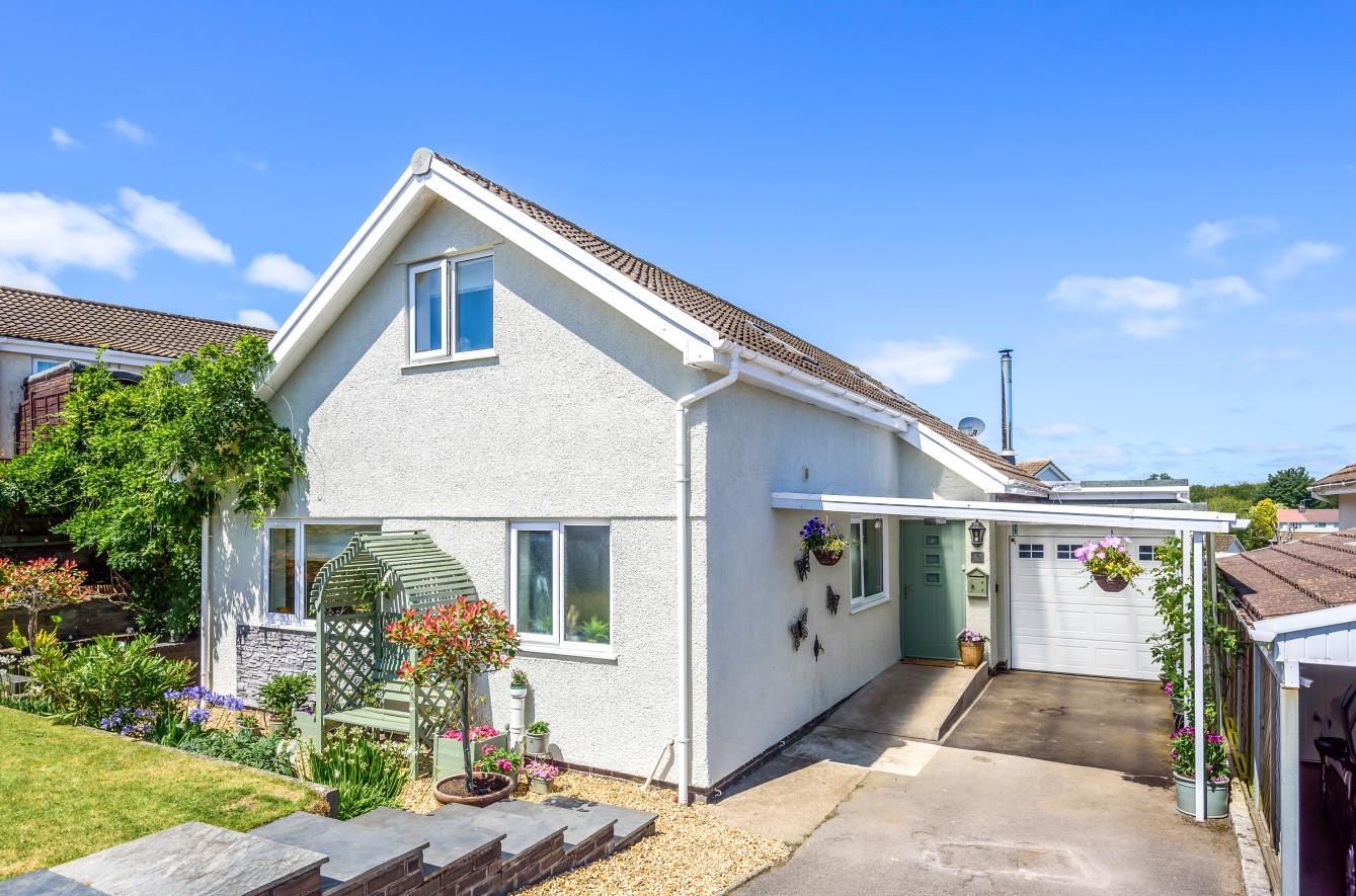 5 bed detached bungalow for sale in Pennard Drive, Pennard, Southgate
