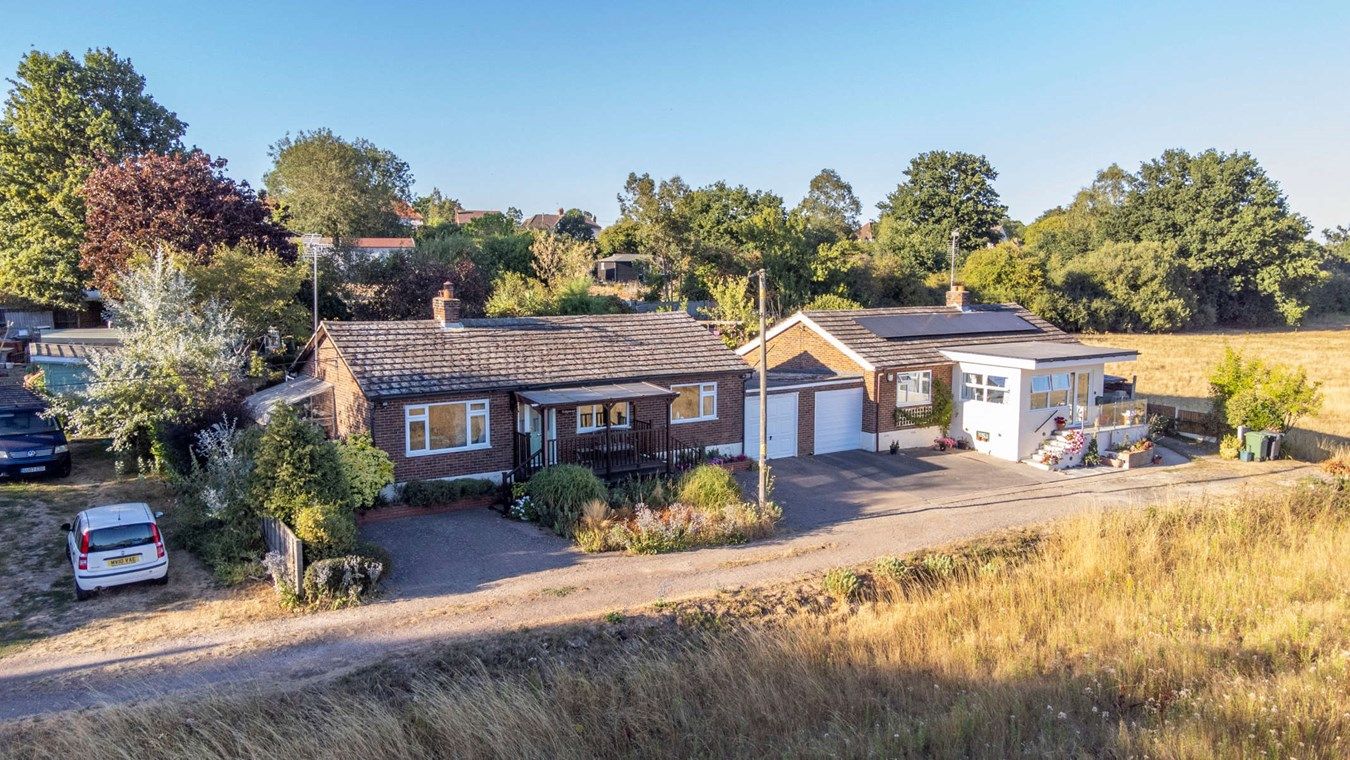 3 bed detached bungalow for sale in Grange Hill, Greenstead Green