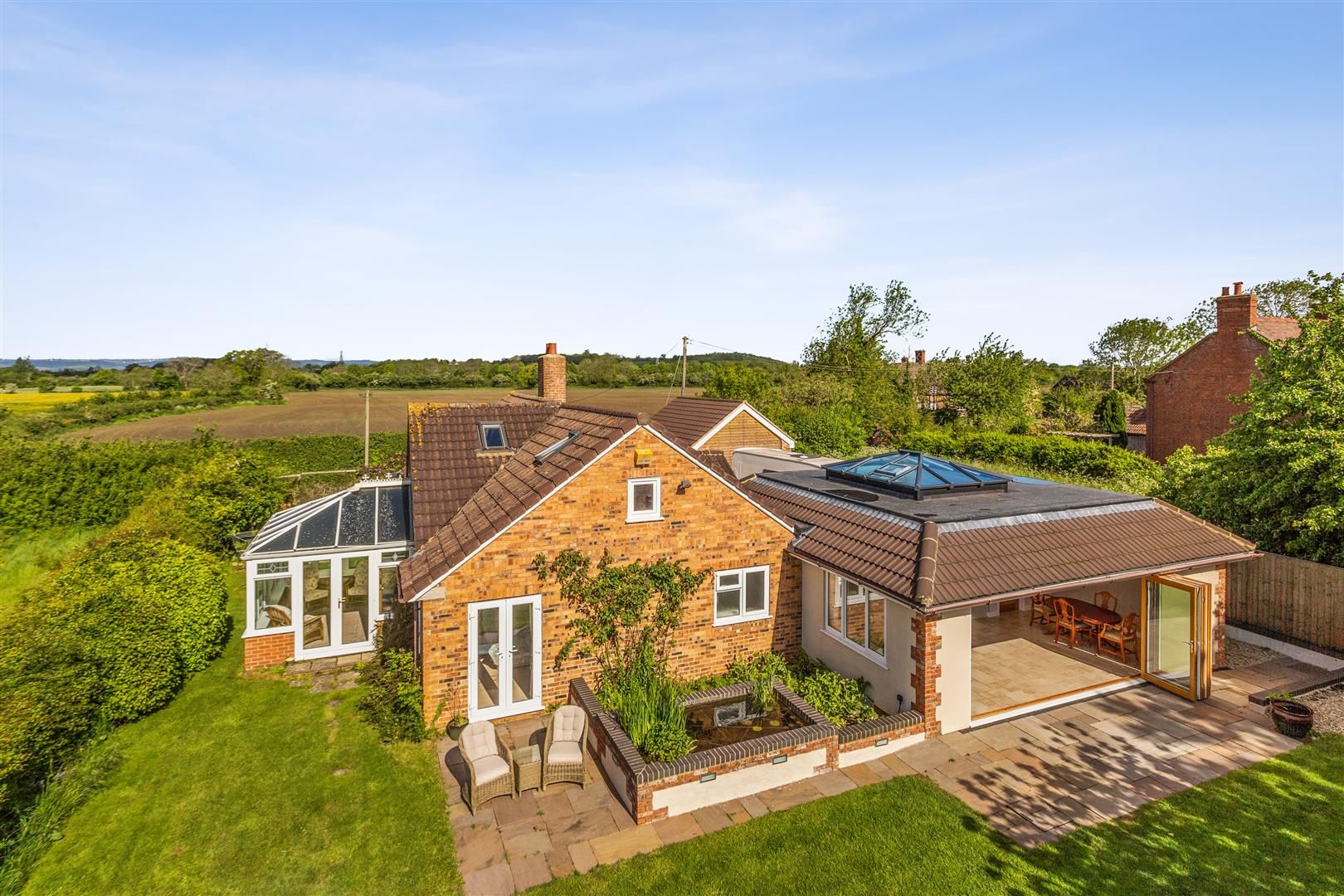 4 bed detached bungalow for sale in Church Lane, Hardwicke, Gloucester