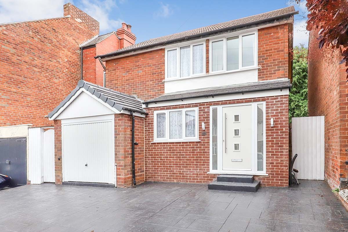 3 bed detached house for sale in Clark Road, Wolverhampton, West Midlands WV3 Zoopla