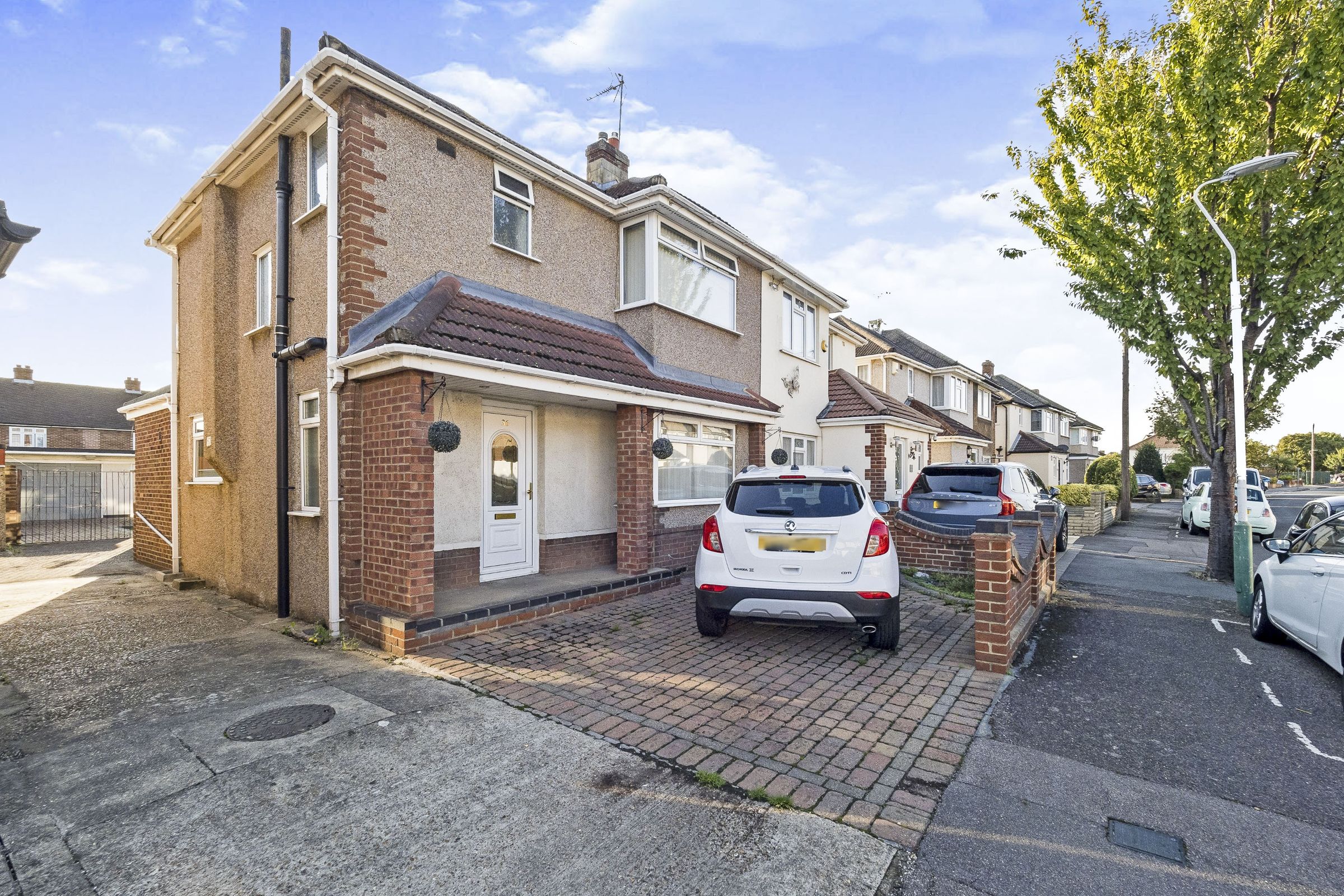 3 bed semidetached house for sale in Ambleside Avenue, Hornchurch RM12 Zoopla