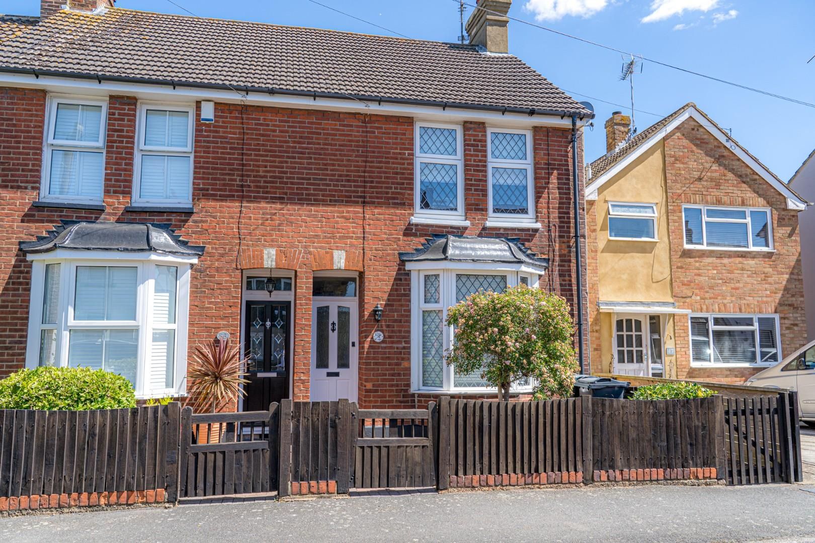 2 bed end terrace house for sale in Curtis Road, Willesborough, Ashford