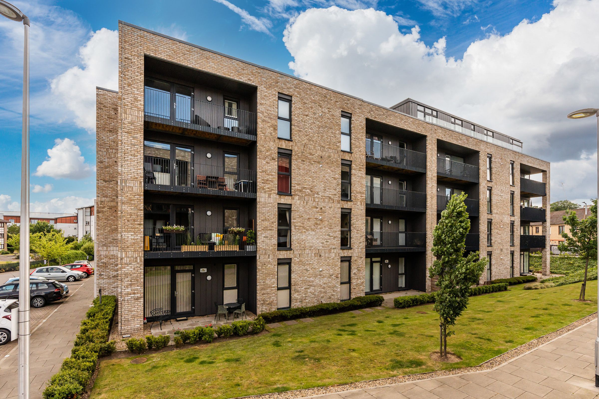 3 bed flat for sale in 26/4 Allanfield, Edinburgh EH7 Zoopla