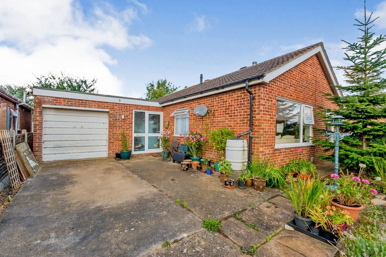 3 bed detached bungalow for sale in Kirkdale Close, Leasingham