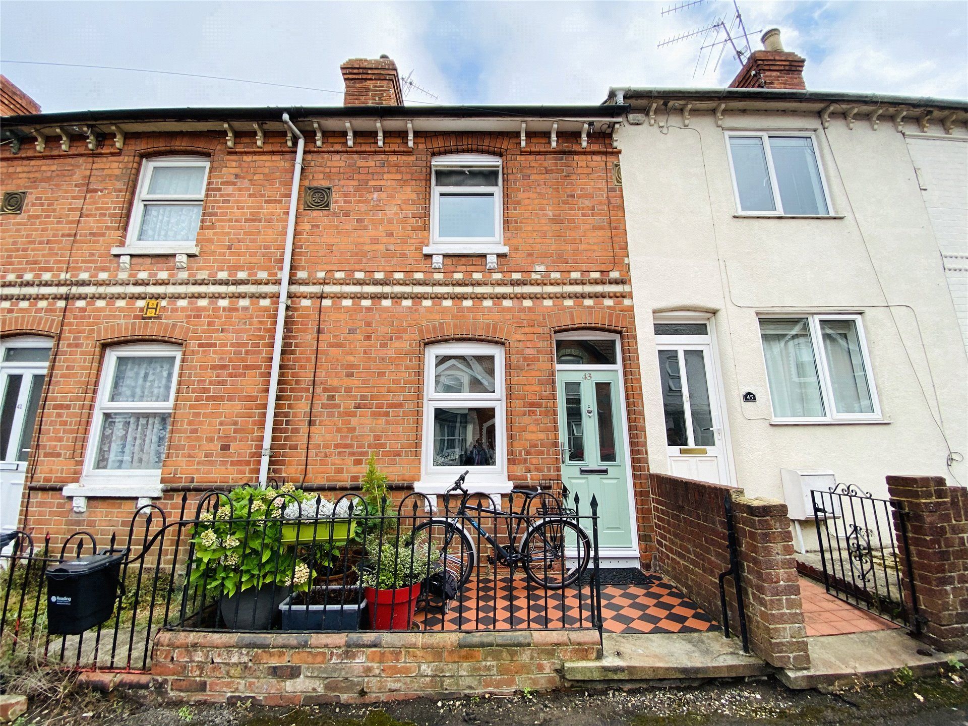 3 bed terraced house for sale in Edgehill Street, Reading, Berkshire