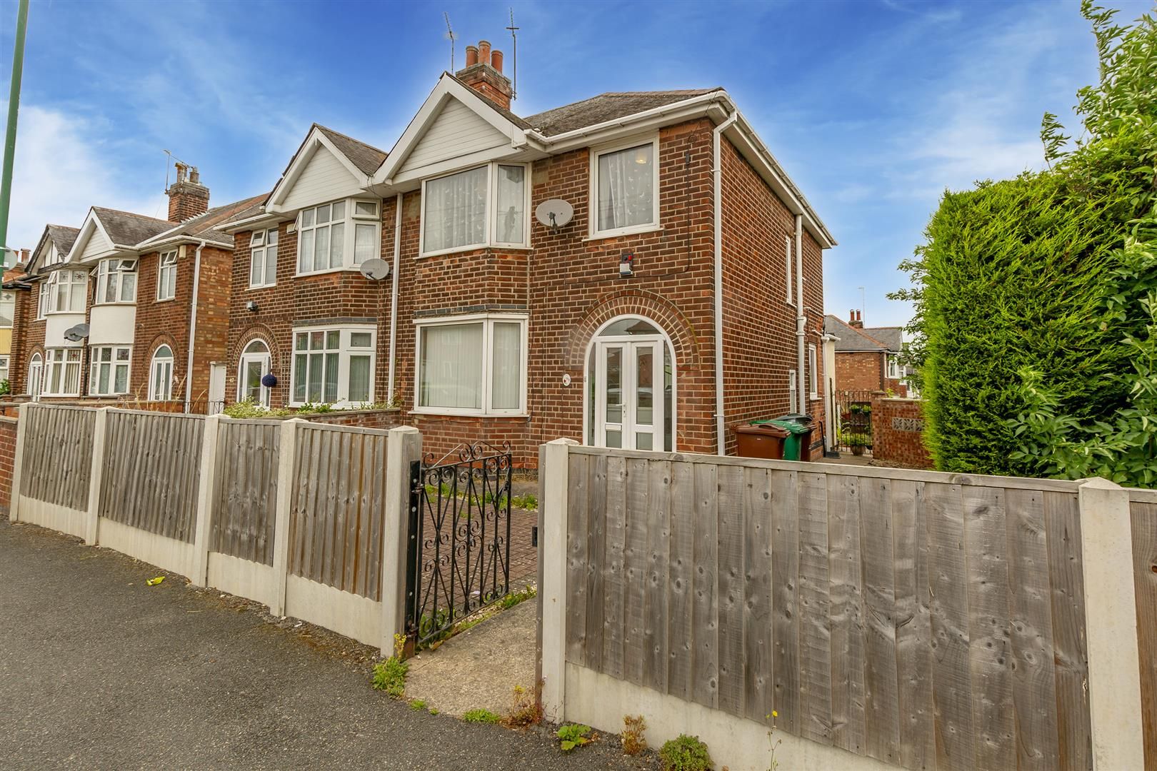3 bed end terrace house for sale in Langdale Road, Nottingham NG3 Zoopla