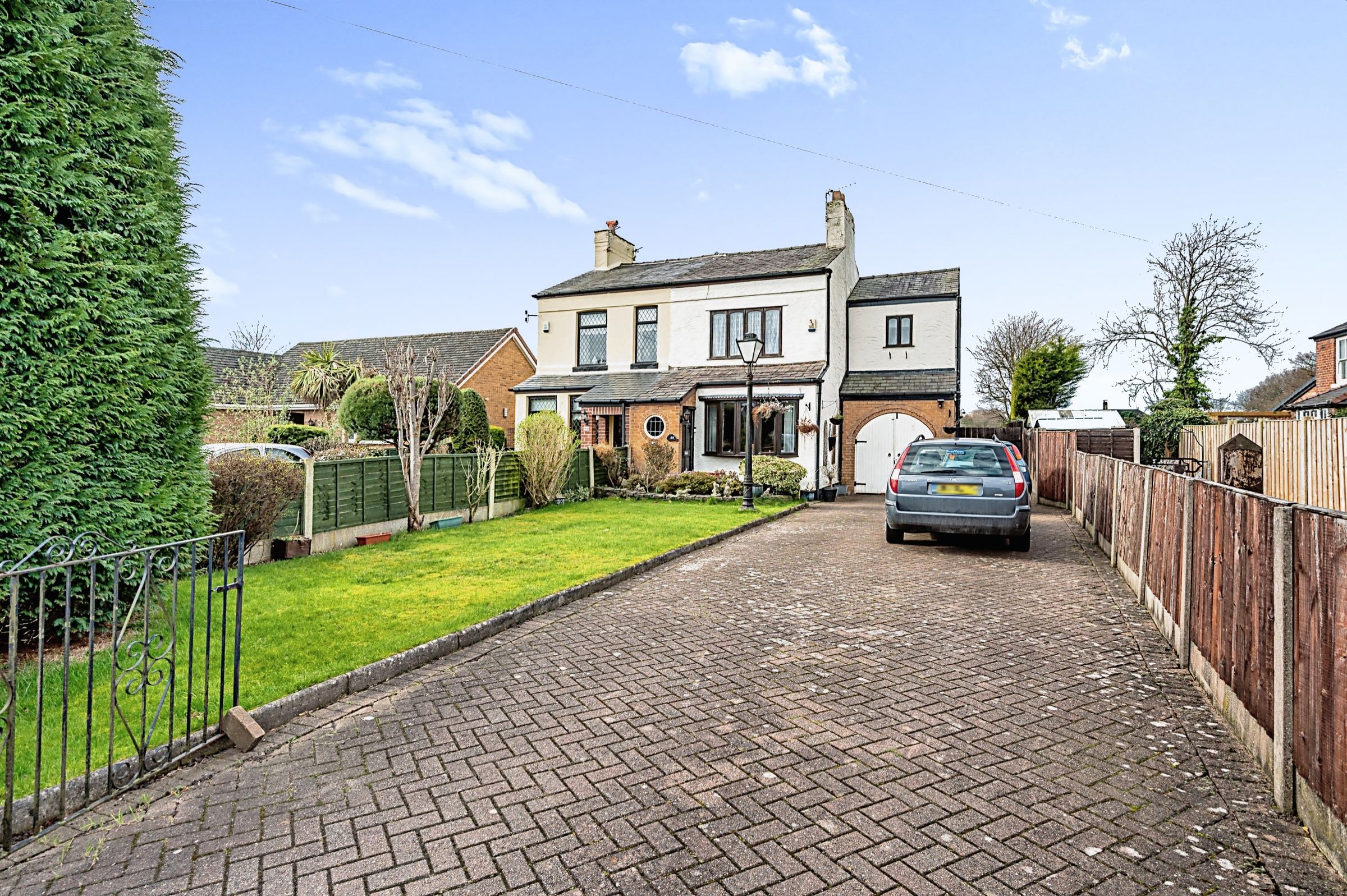 3 bed semidetached house for sale in Stocks Lane, Penketh, Warrington