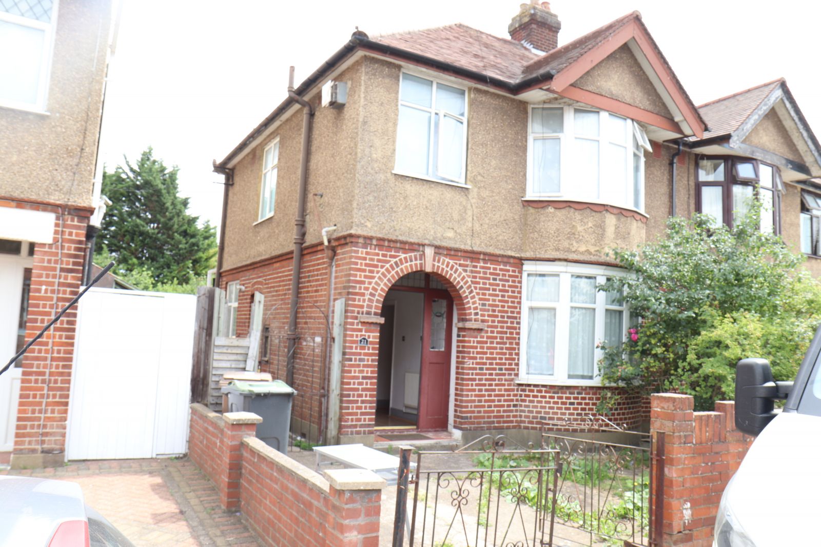 3 bed semidetached house for sale in Overstone Road, Luton LU4 Zoopla