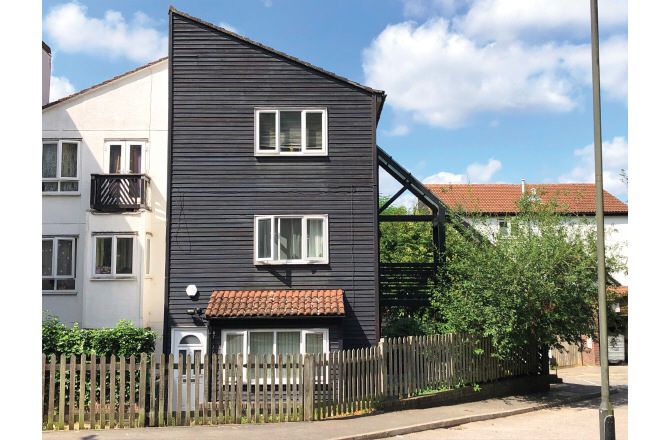 Curtis Field Road, London SW16