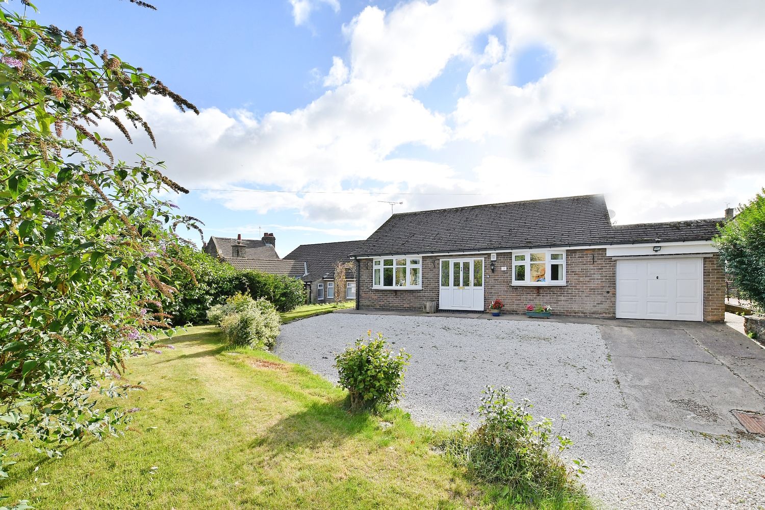 3 bed detached bungalow for sale in Holmesfield Road, Dronfield Woodhouse, Dronfield, Derbyshire