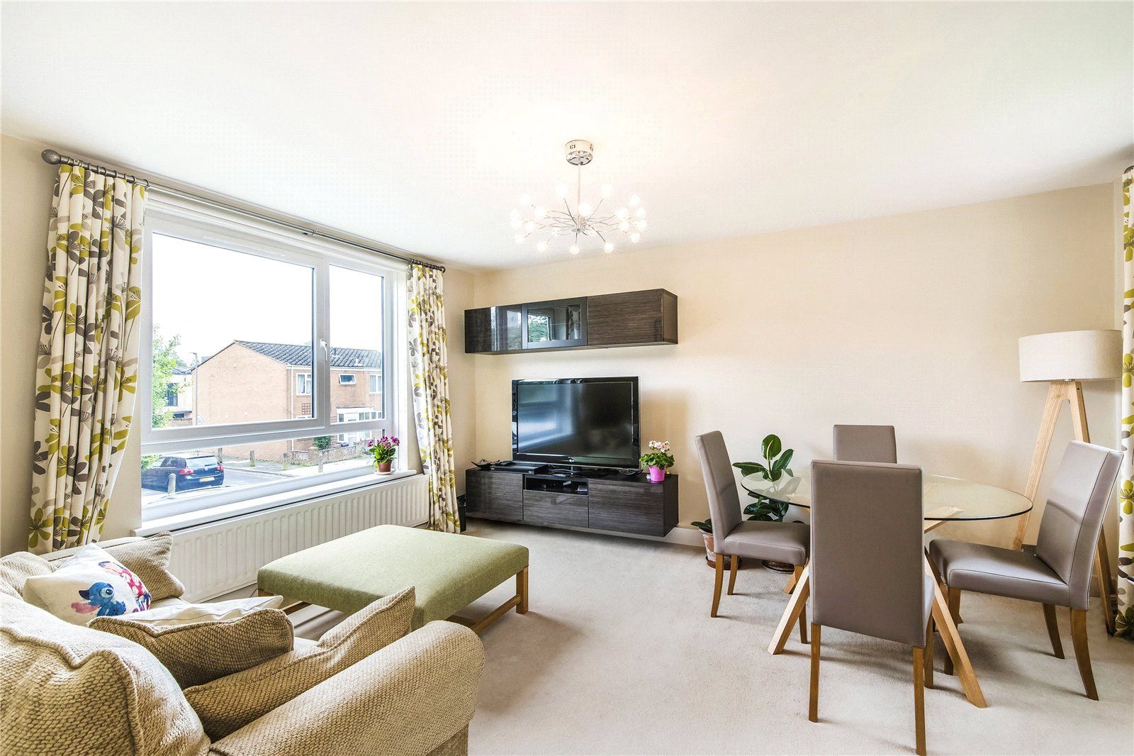 Westdean Close, Wandsworth, London SW18  