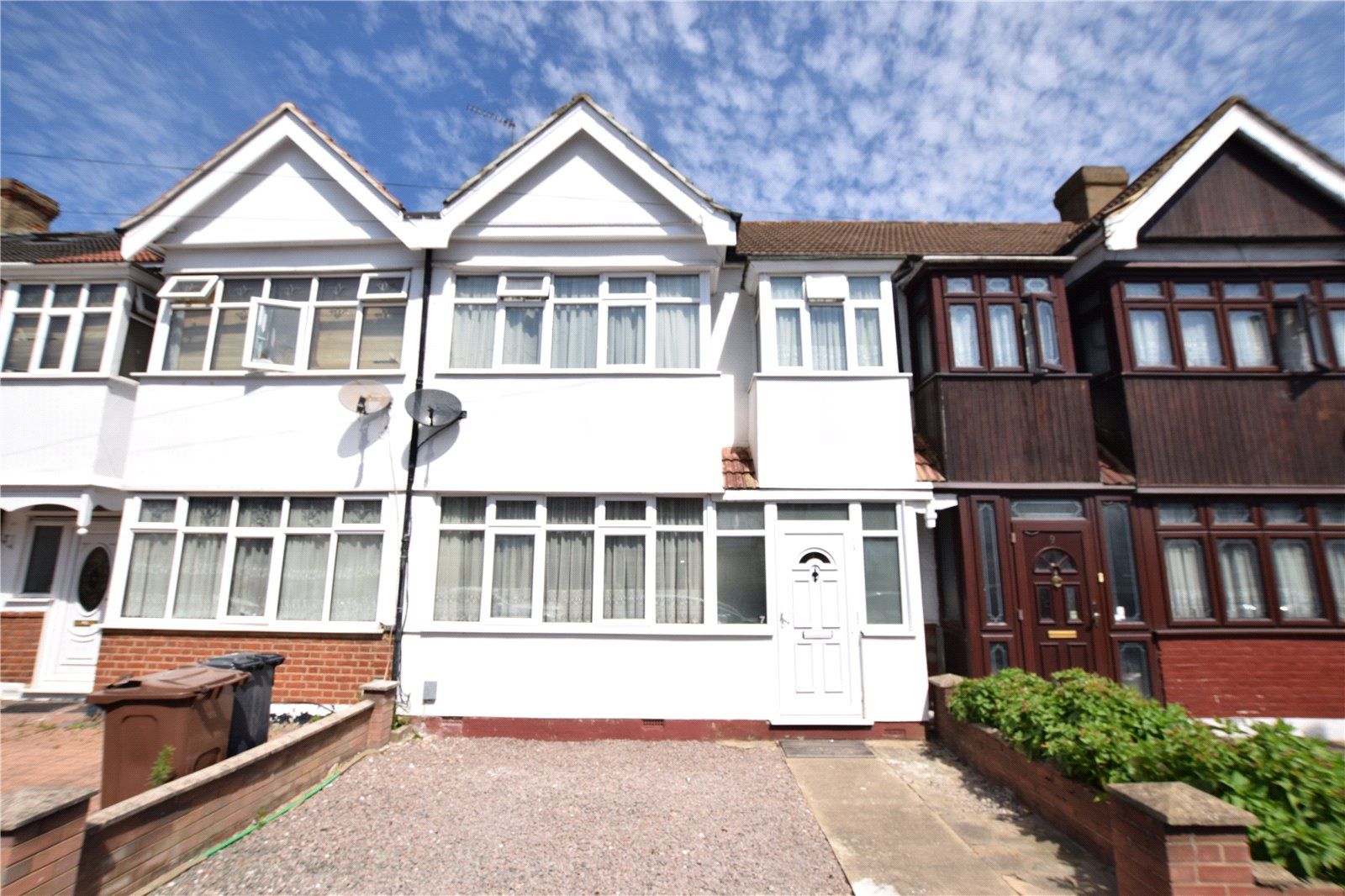 3 bed terraced house for sale in Gray Avenue, Dagenham RM8 Zoopla