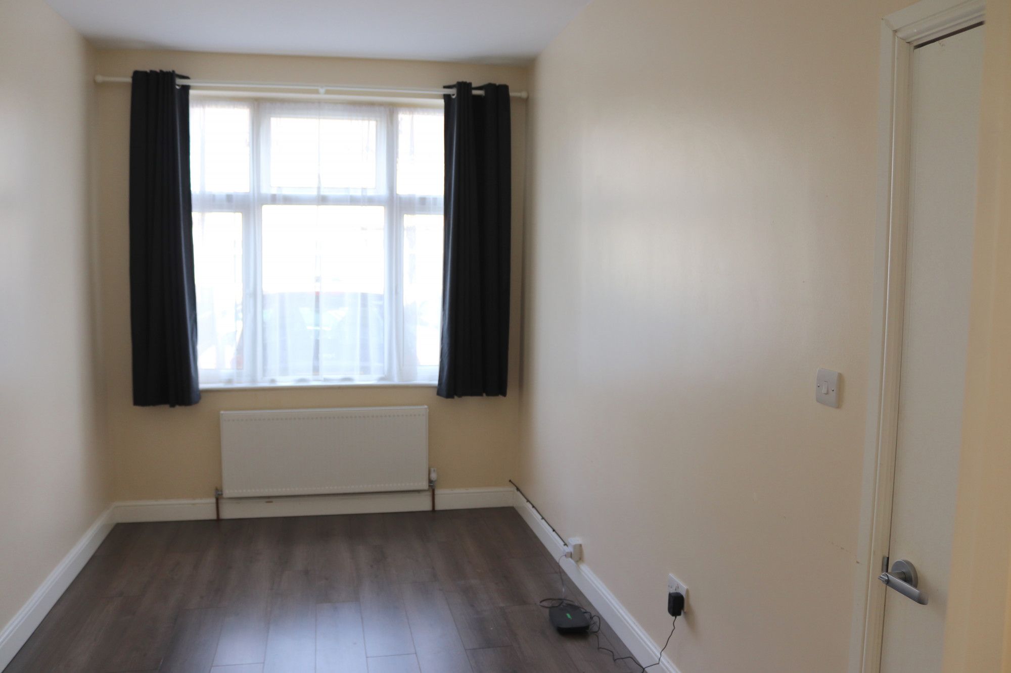 Room to rent in Grasmere Gardens, Ilford, Essex IG4 Zoopla