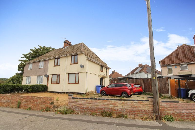 3 bed semidetached house for sale in Halcyon Crescent, Lowestoft