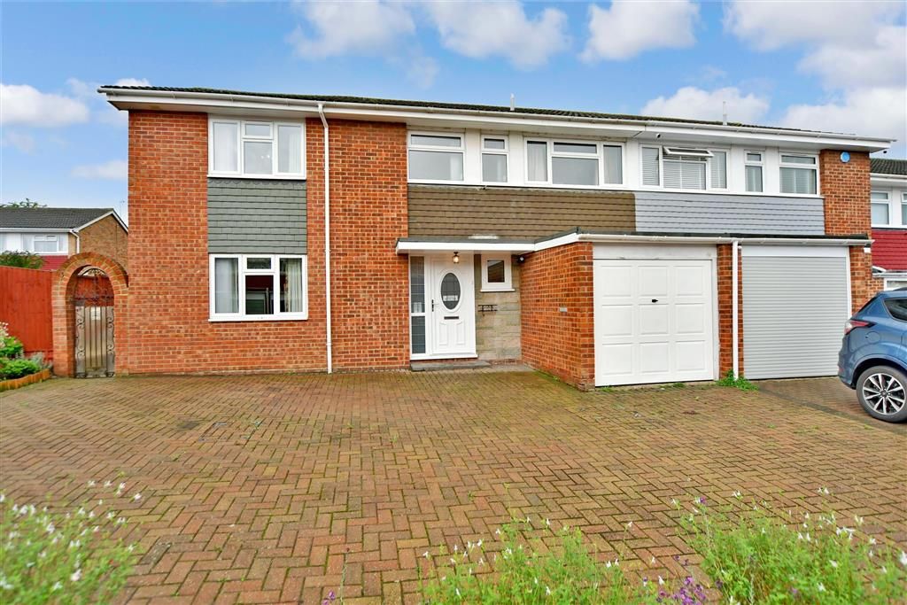 4 bed semidetached house for sale in Salisbury Close, Sittingbourne