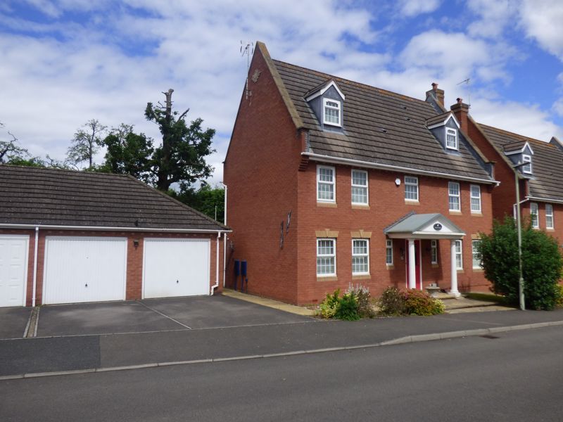 6 bed detached house for sale in The Gallops, Hempsted, Gloucester GL2