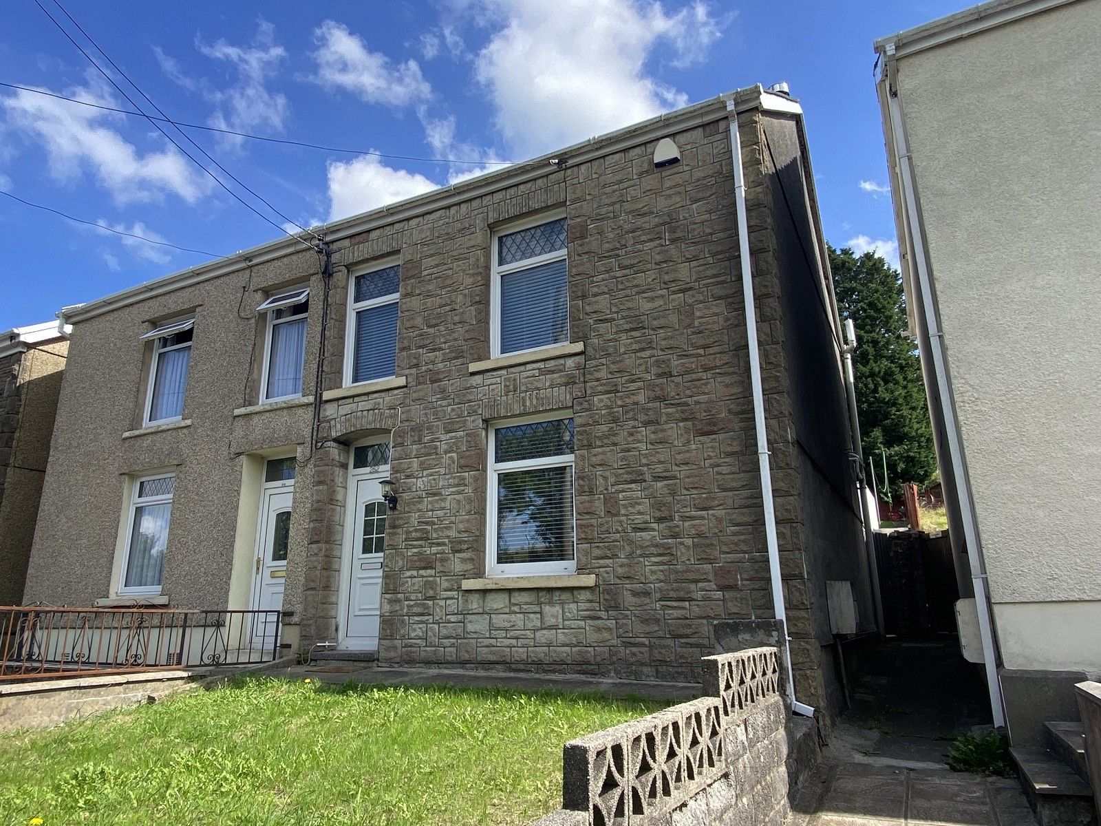 3 bed semidetached house for sale in Heol Y Gors, Cwmgors, Ammanford