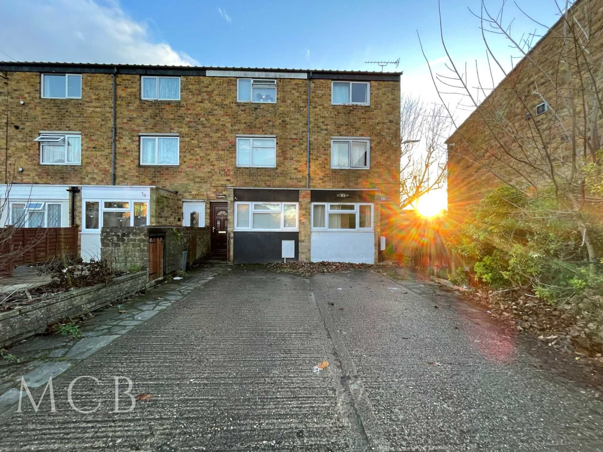 Room to rent in St Clement Close, Uxbridge UB8 Zoopla