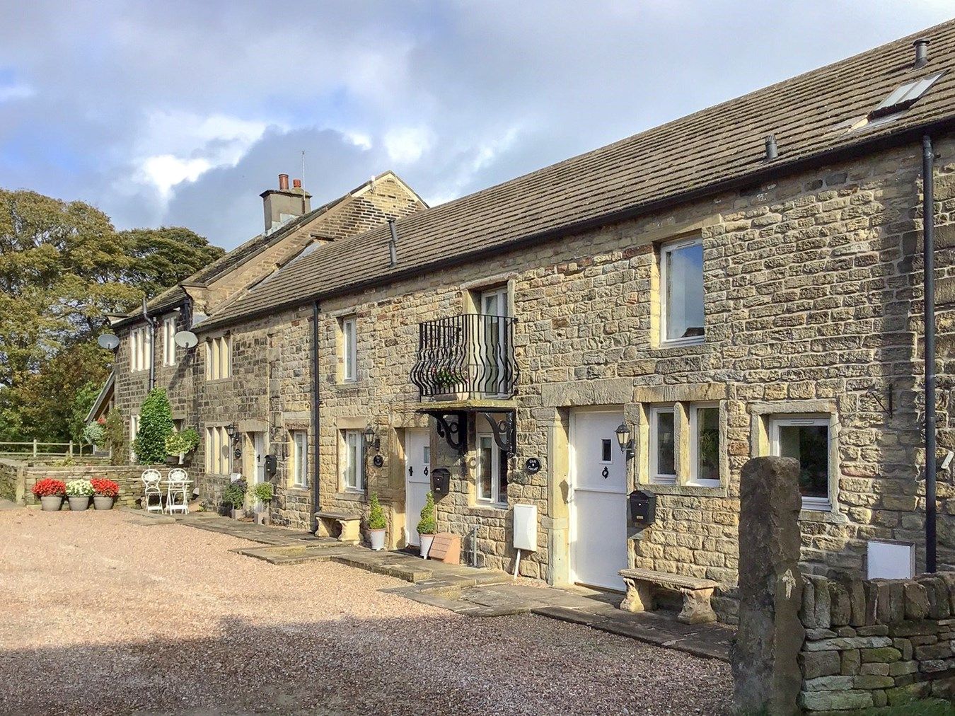 2 bed cottage to rent in The Village, Farnley Tyas, Huddersfield HD4