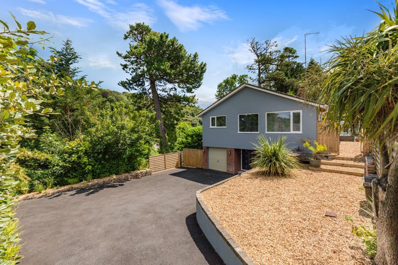 Queensway Close, Torquay TQ2  