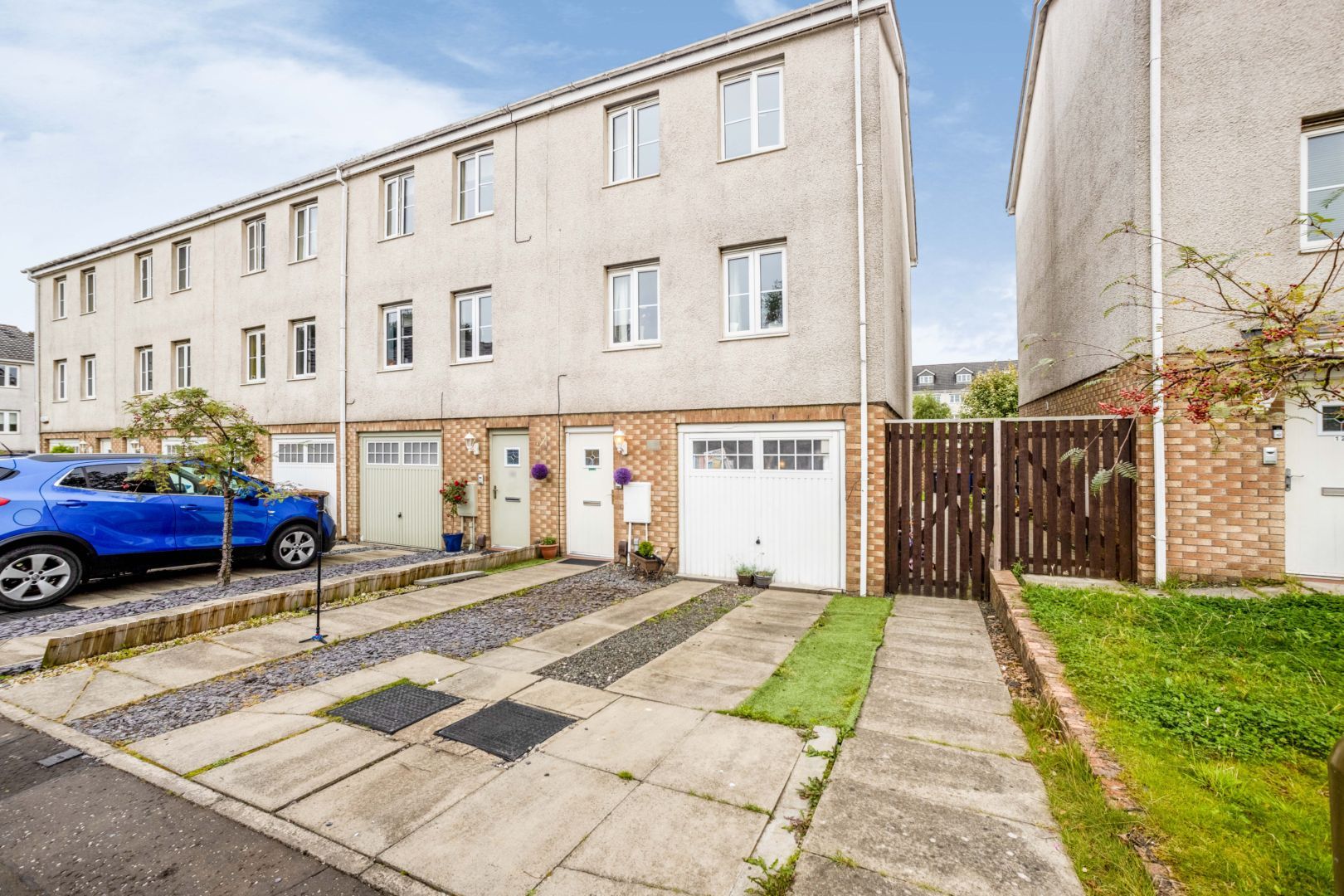 4 bed terraced house for sale in Queens Crescent, Livingston EH54 Zoopla