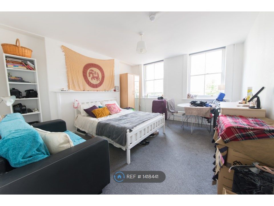 2 bed flat to rent in Mile End Road, London E1 Zoopla