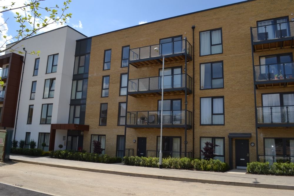 3 bed flat to rent in St. Clements Avenue RM3 Zoopla