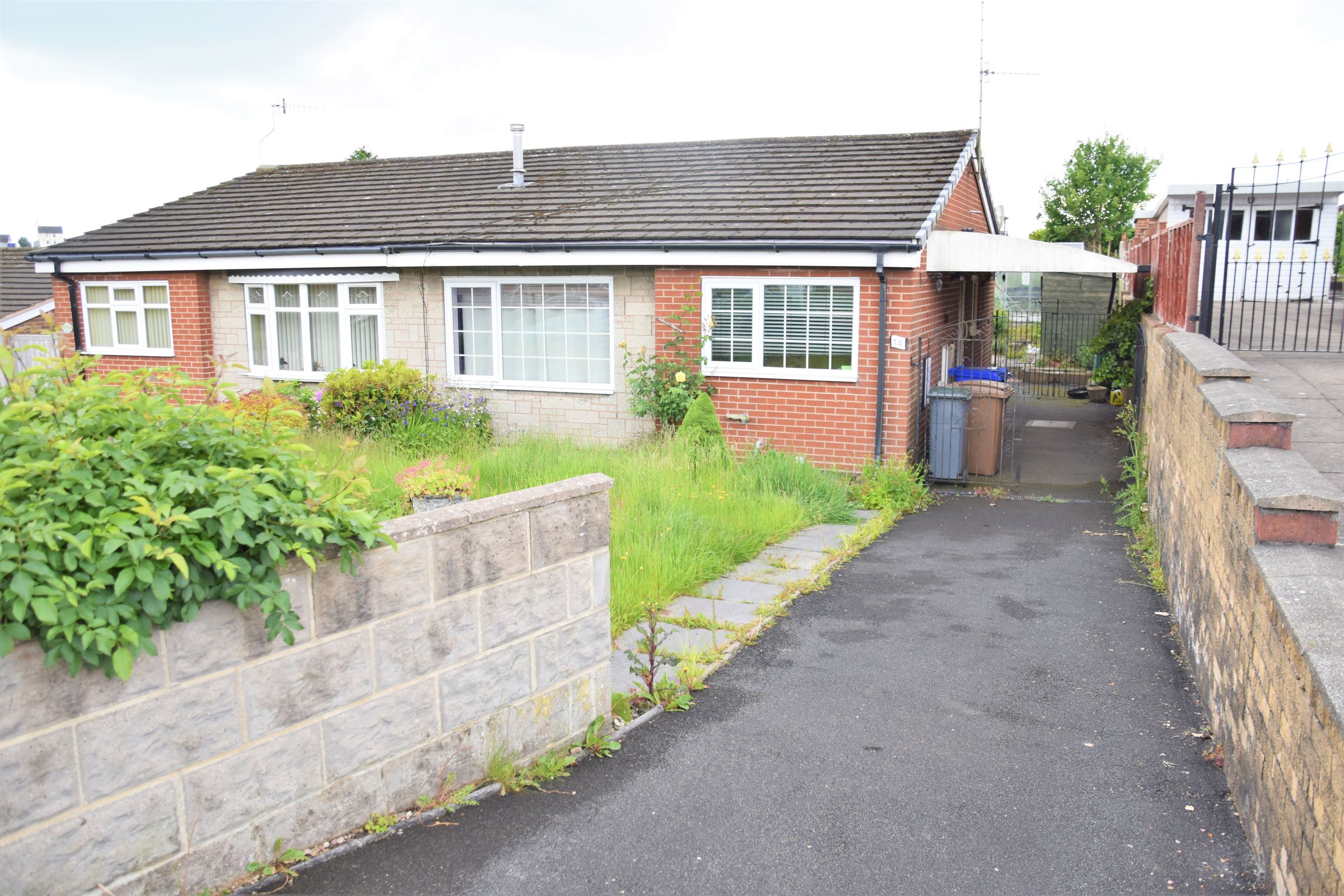2 bed semidetached bungalow for sale in Chatterton Place, Meir Hay
