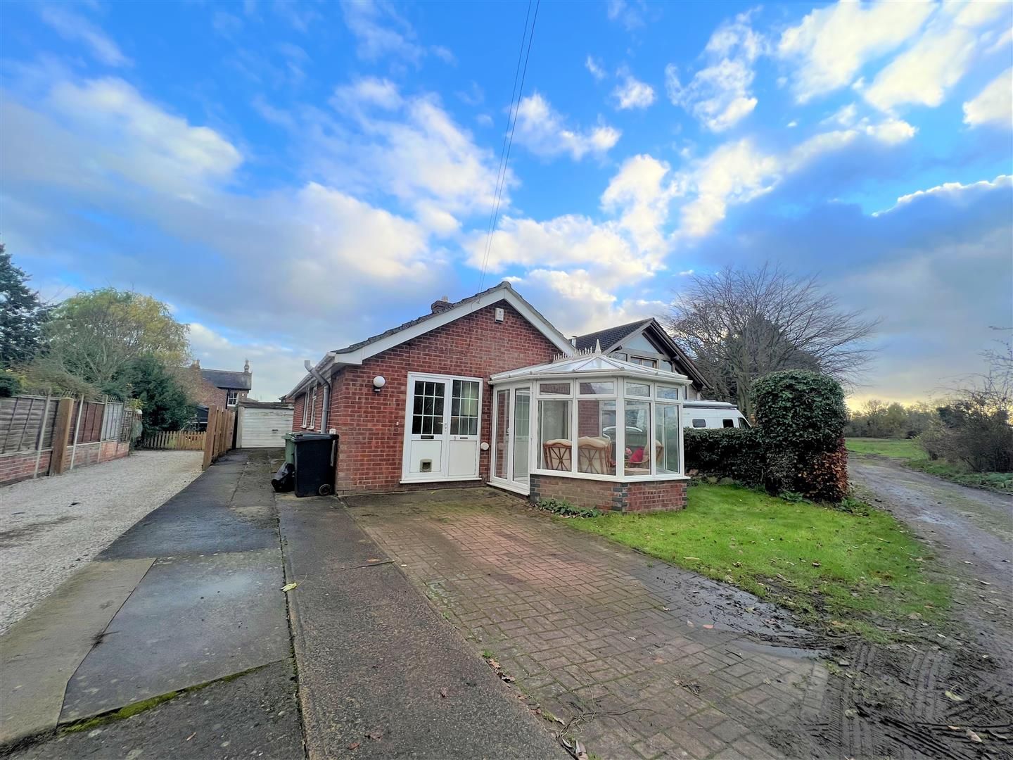 3 bed detached bungalow for sale in School Lane, Upper Poppleton, York