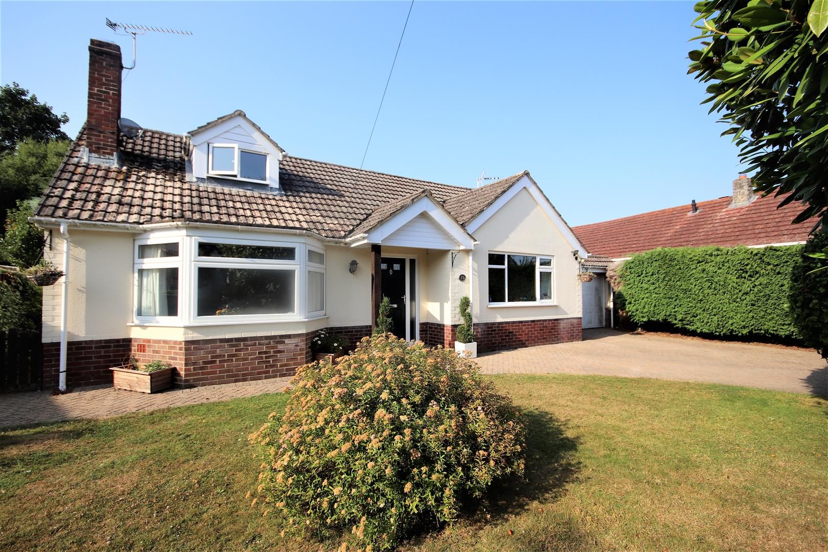 4 bed property for sale in Cedar Drive, Wimborne BH21 Zoopla