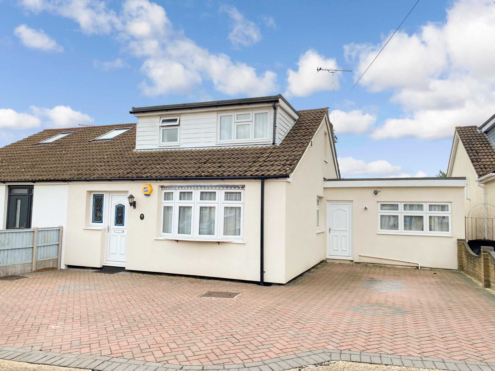 4 bed semidetached house for sale in Tyrone Close, Billericay CM11