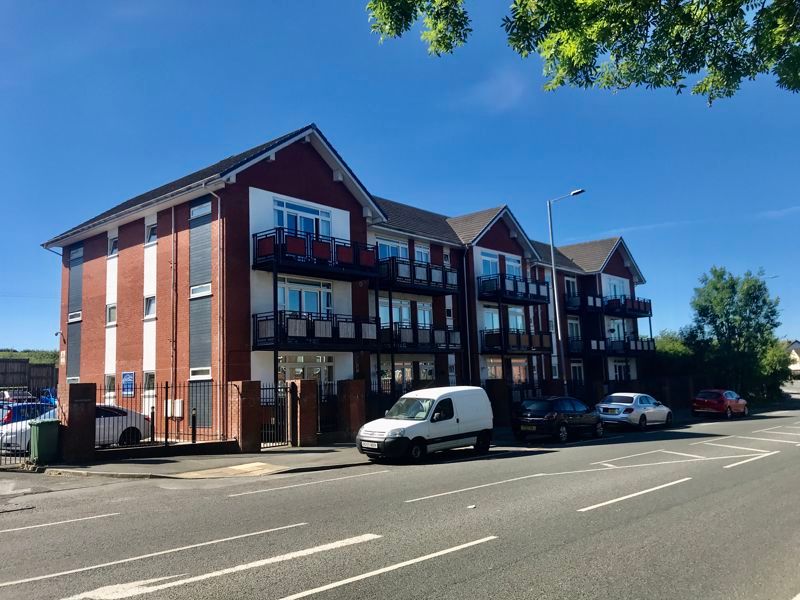 2 bed flat to rent in St. Helens Road, Bolton BL3 Zoopla