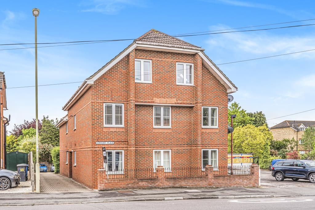 2 bed flat to rent in Fleet, Hampshire GU51 Zoopla