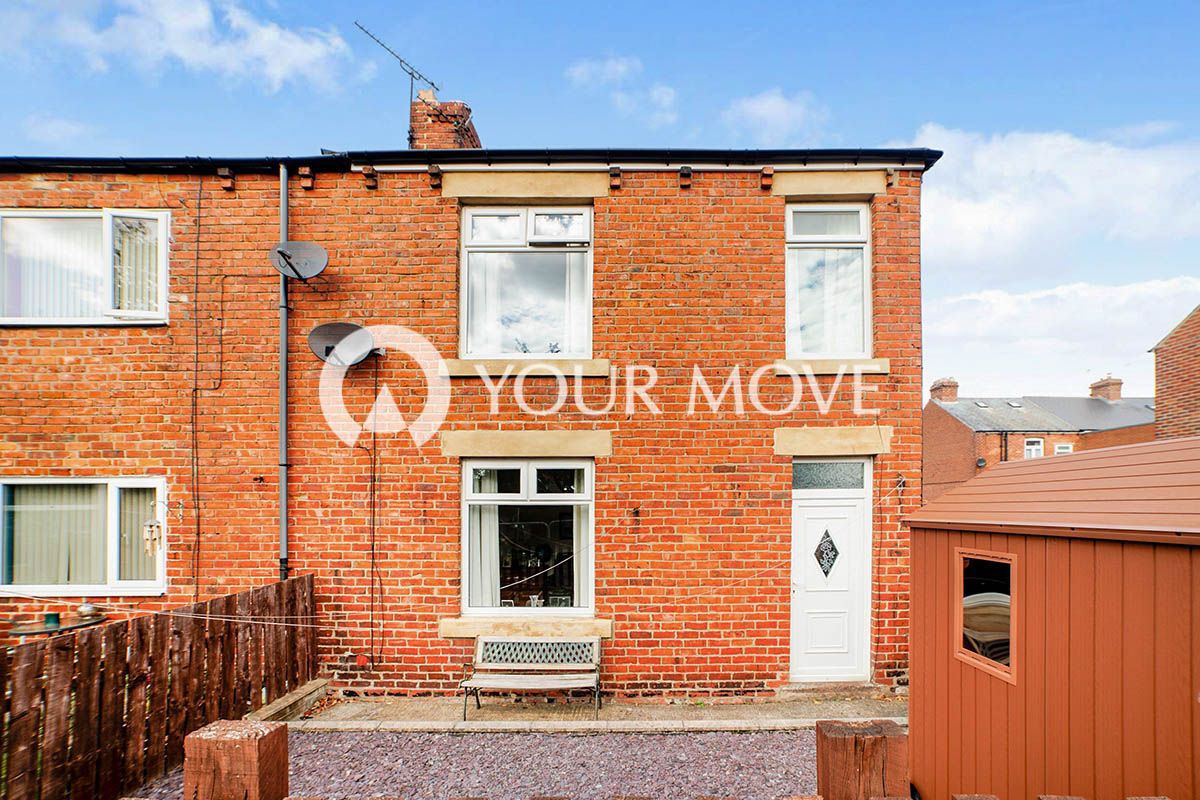 3 bed end terrace house for sale in South View, Crawcrook, Ryton NE40